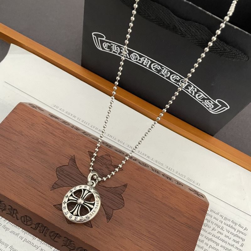 Ch*0me He**ts necklaces